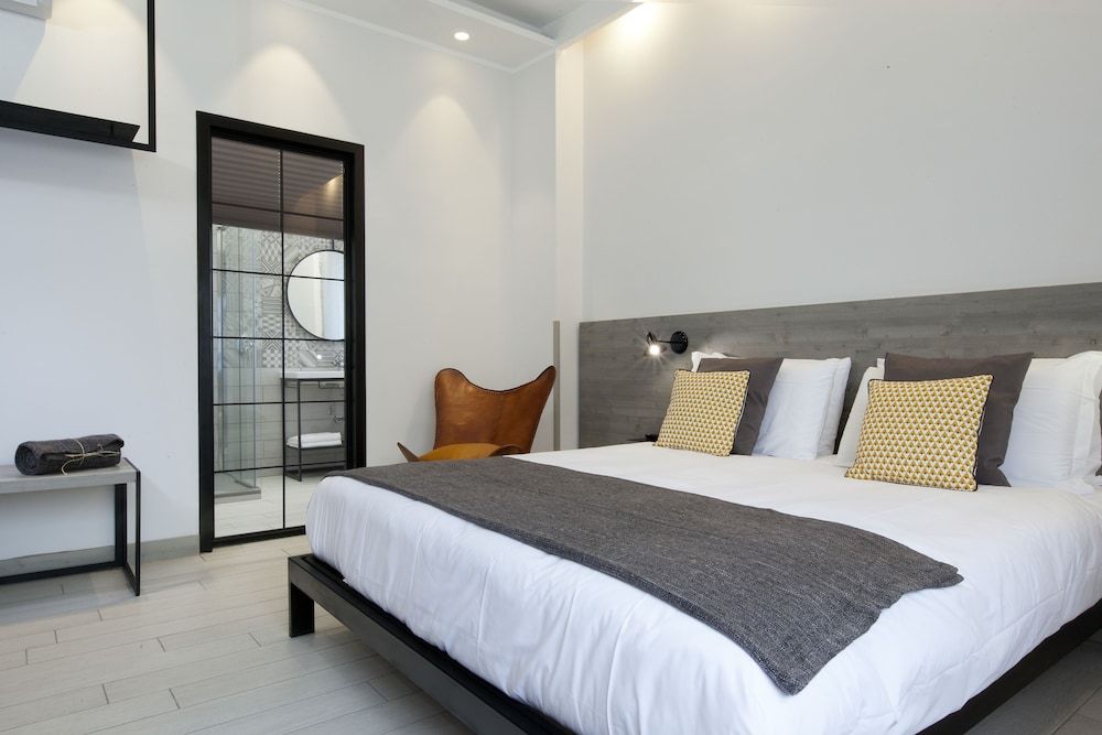 La Ferrovia Guest House Superior Double Room 3