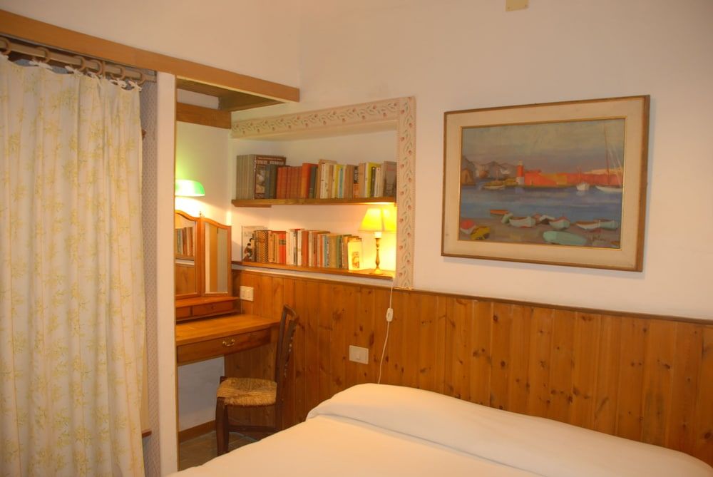 Standard Apartment, 1 Bedroom, Fireplace, Garden Area