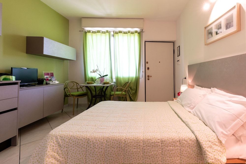 Residence Casa e Vela Deluxe Double Room, 1 Double Bed, Kitchenette, Lake View 2