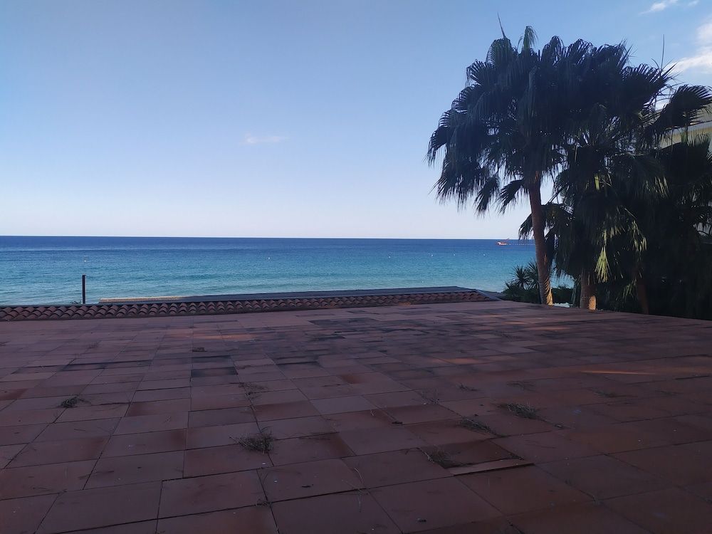 Room, Partial Sea View
