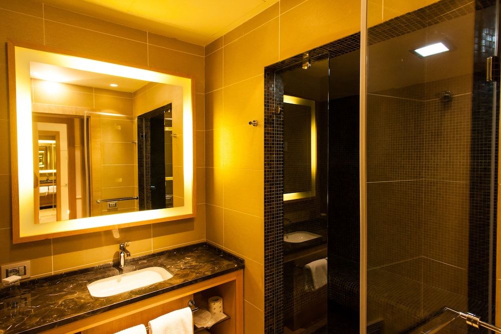 MarinaPlace Resort & Spa Deluxe Double Room, Sea View 3