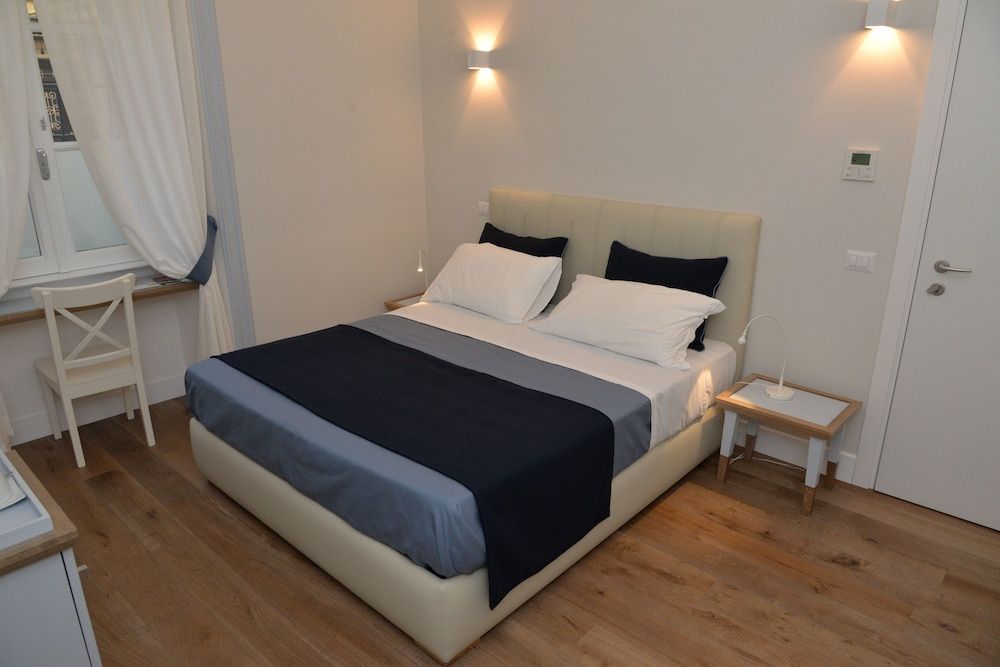 Little Rose Residence Double Room (Red Rose)