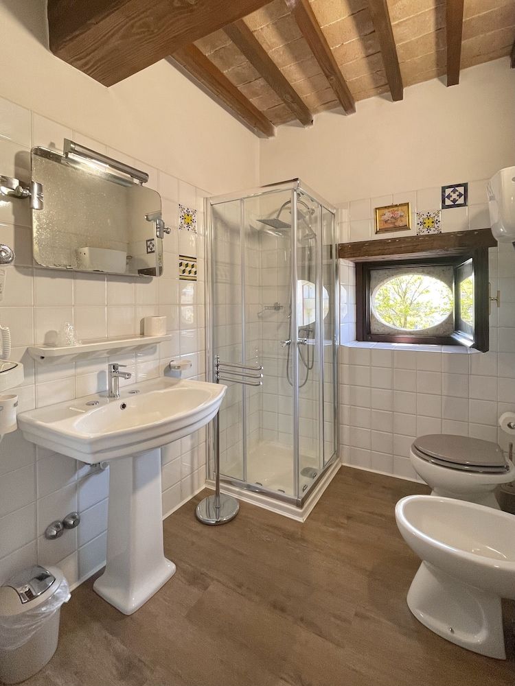 Relais Oroscopo Triple Room 6