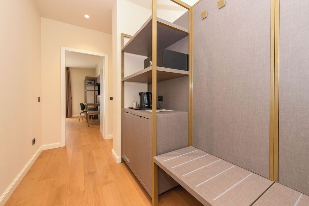 Best Western Hotel Arya Family Room, 2 Queen Beds, Non Smoking, Annex Building (with Single Sofabed) 7