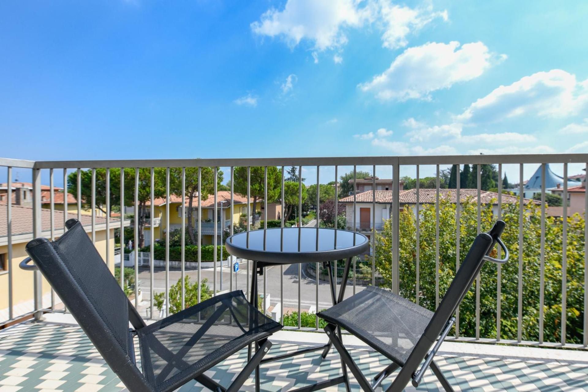 Comfort Queen Room with Balcony - Non-Smoking