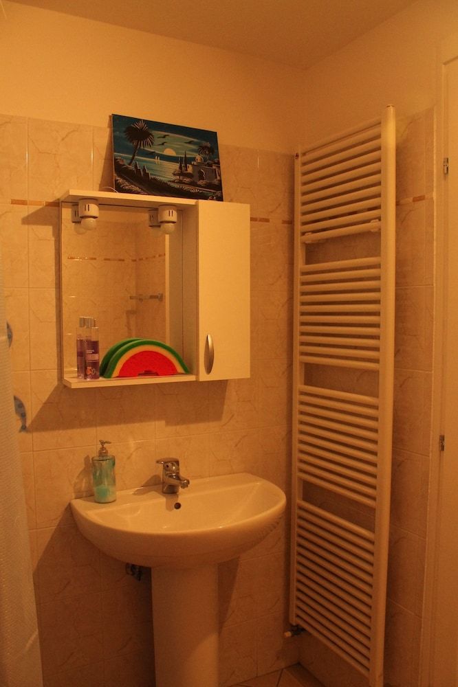 Single Room, Shared Bathroom, Garden View