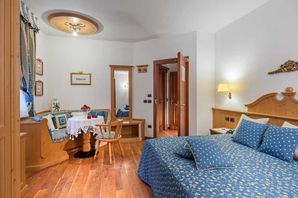 Classic Double or Twin Room, Mountain View