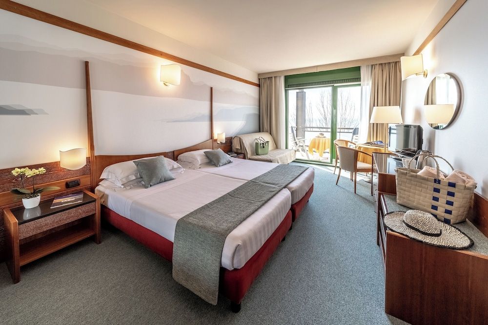 Hotel Du Lac et Bellevue Junior Suite, 1 Double or 2 Twin Beds, Balcony, Lakeside 4