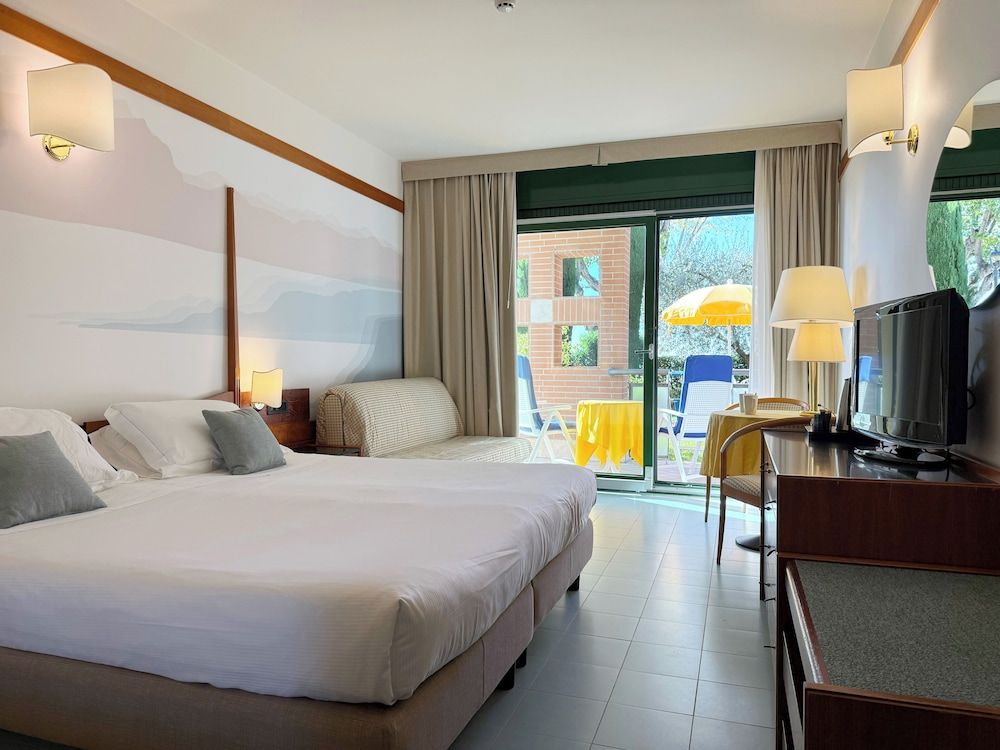 Hotel Du Lac et Bellevue Junior Suite, 1 Double or 2 Twin Beds, Balcony, Lakeside 2
