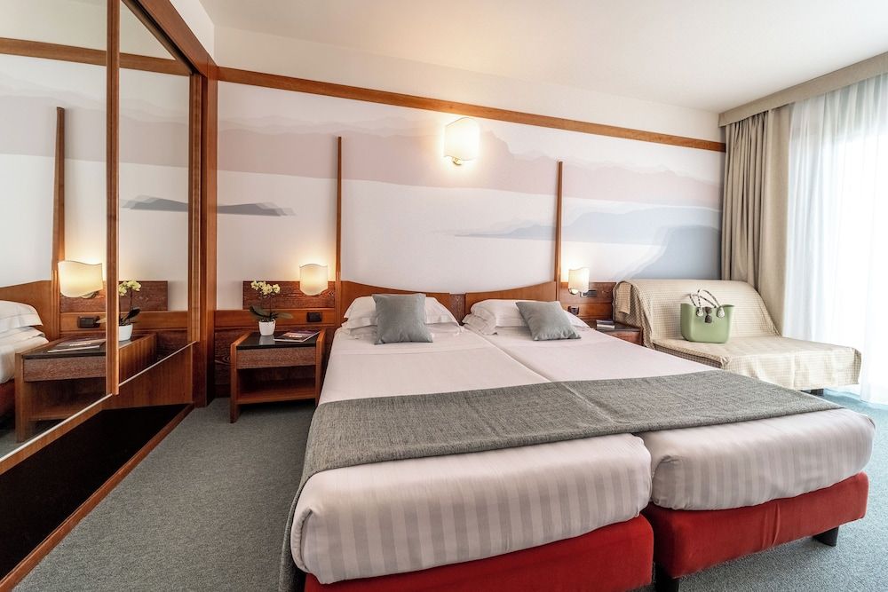 Hotel Du Lac et Bellevue Junior Suite, 1 Double or 2 Twin Beds, Balcony, Lakeside 3