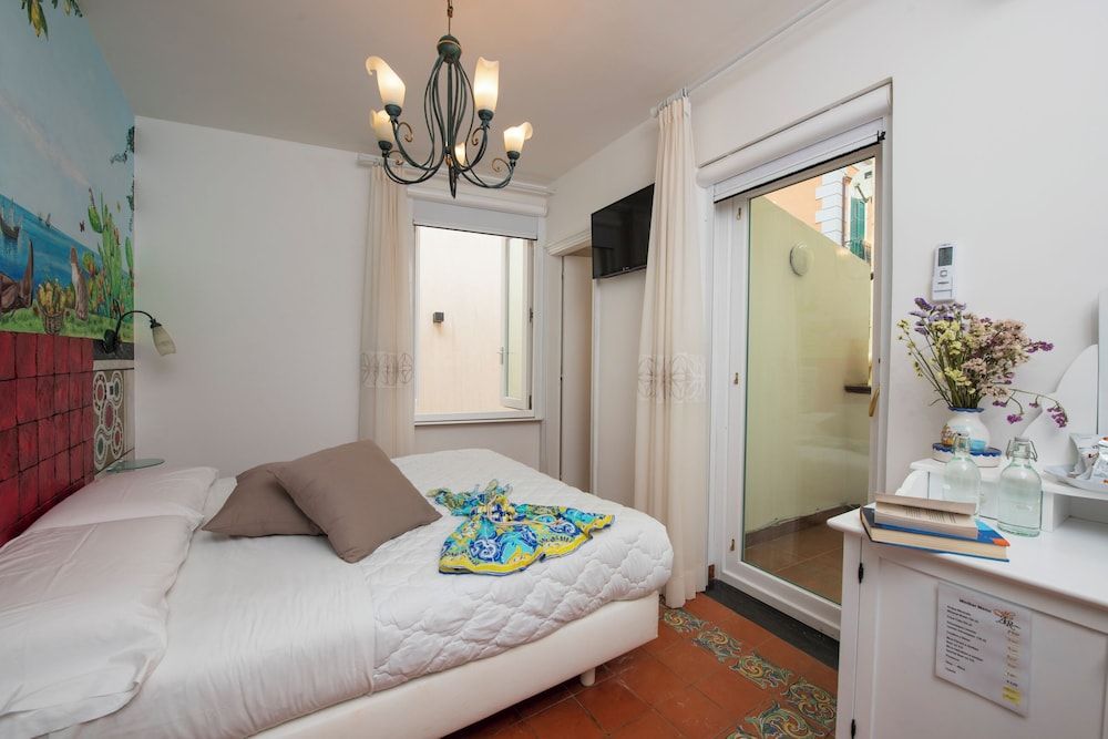 Hotel Antica Repubblica Standard Room, 1 Queen Bed, Terrace, Courtyard Area 4