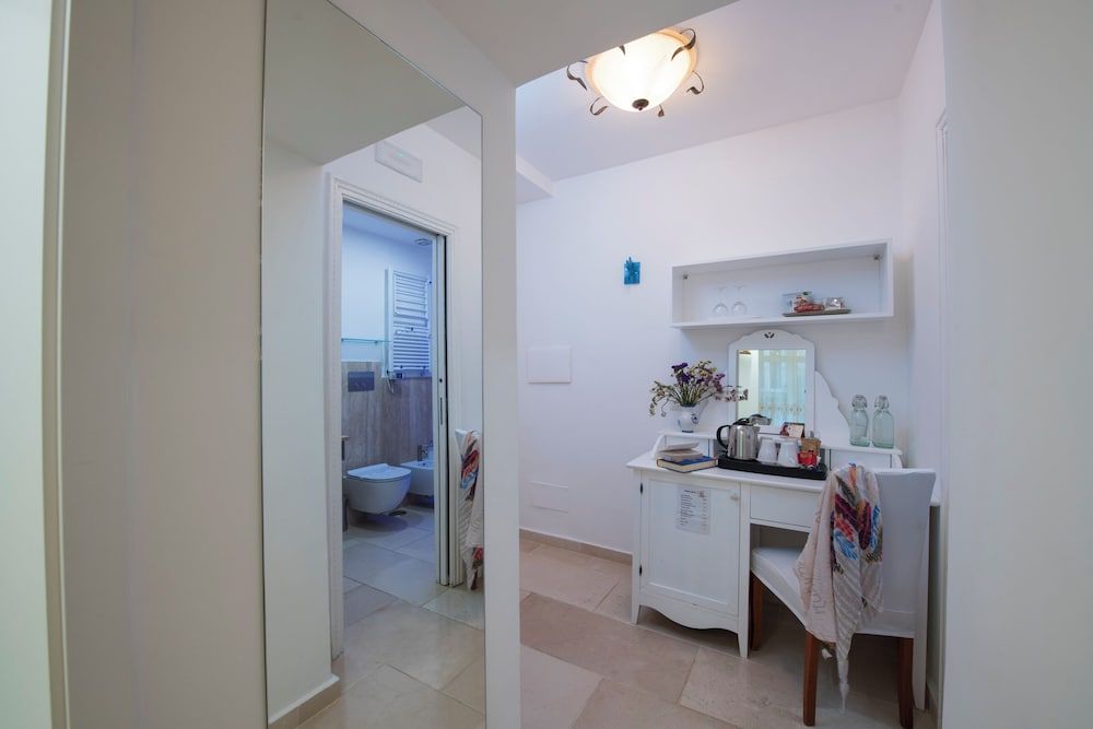 Hotel Antica Repubblica Junior Studio Suite, 1 Bedroom, Balcony, City View 10