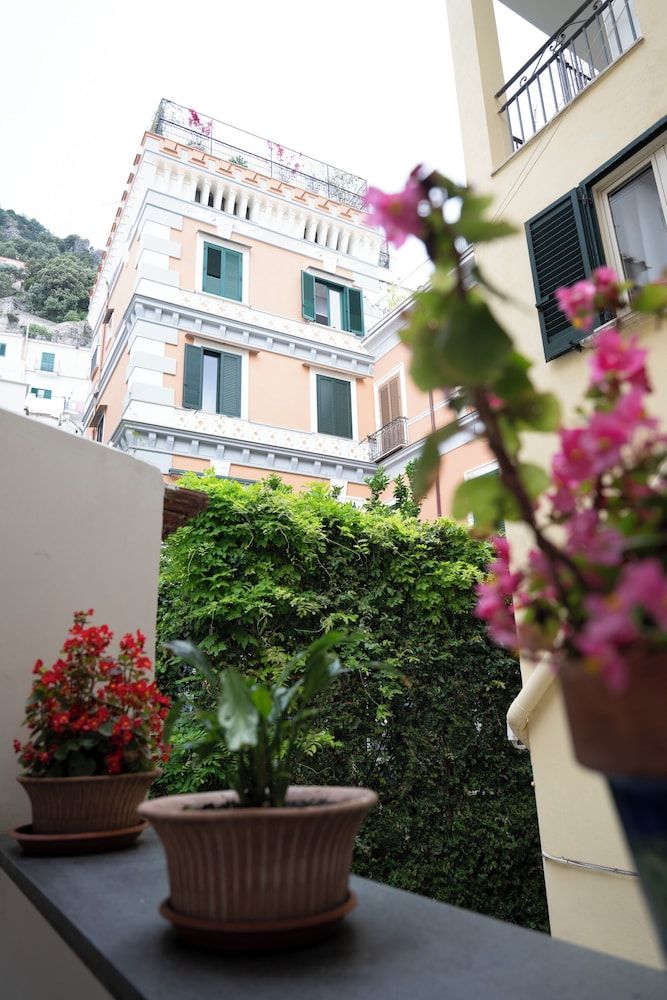 Courtyard View