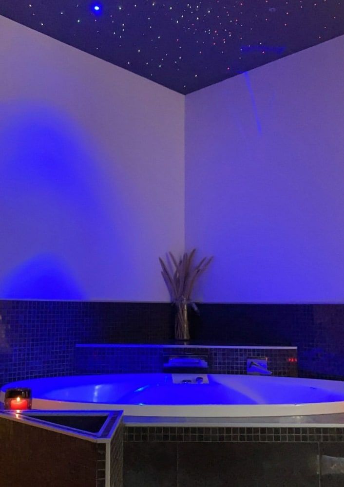 Private Spa Tub