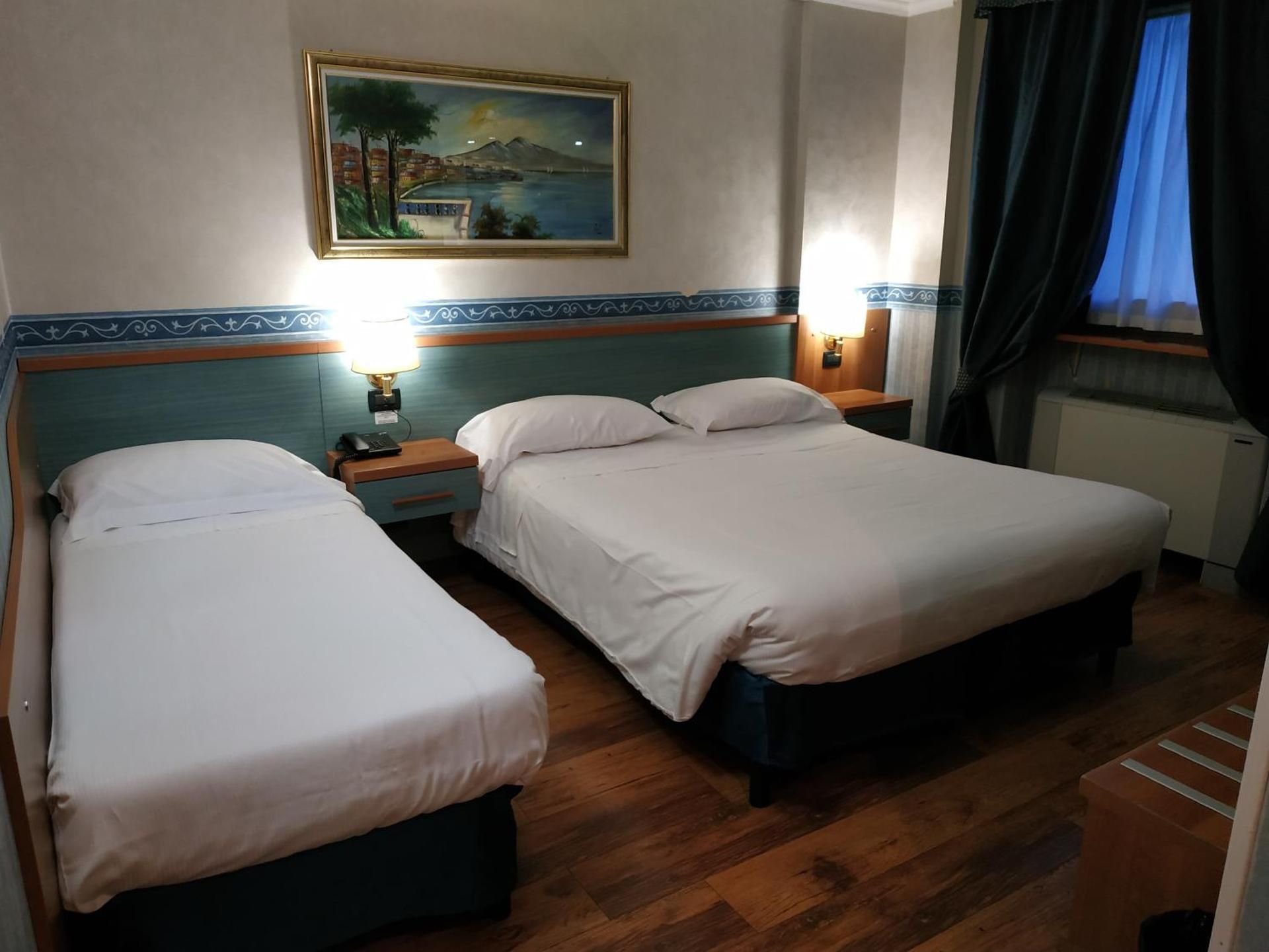 Hotel Aurora Classic Triple Room 2