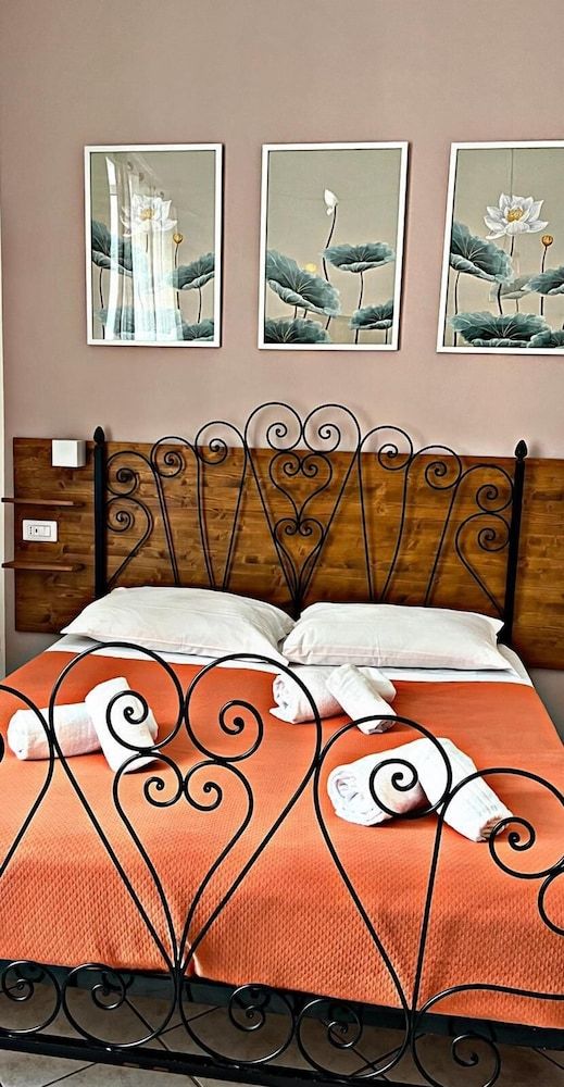 undefined In the Center Guesthouse 2