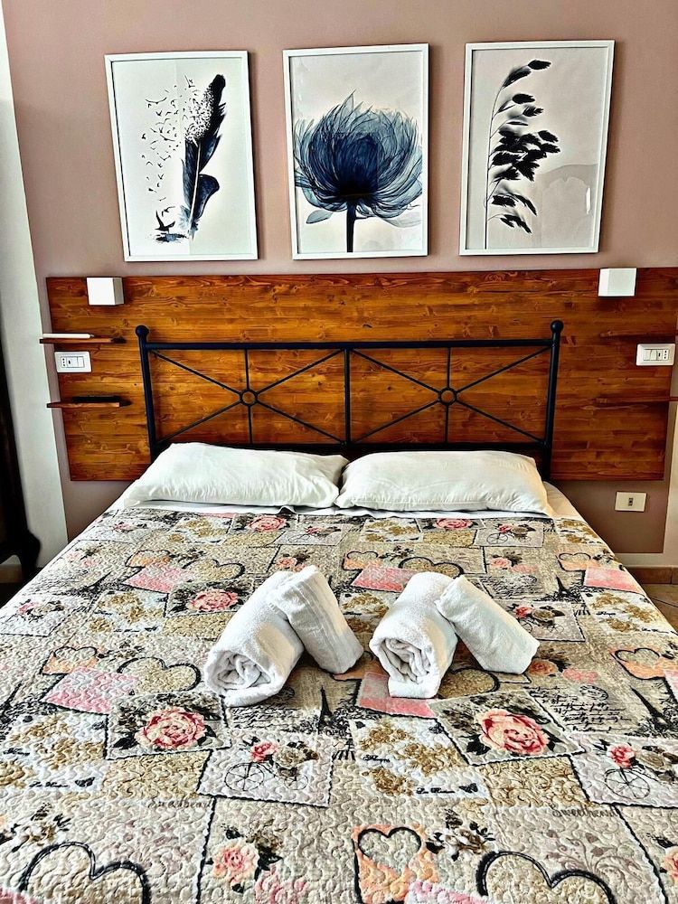 undefined In the Center Guesthouse 3