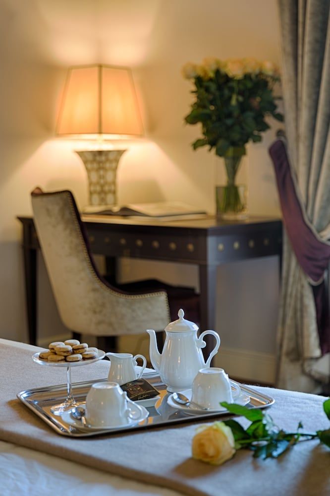 Room Service - Dining