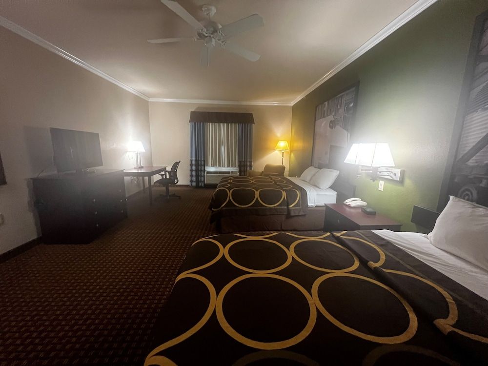 undefined Super 8 by Wyndham IAH West/Greenspoint 2