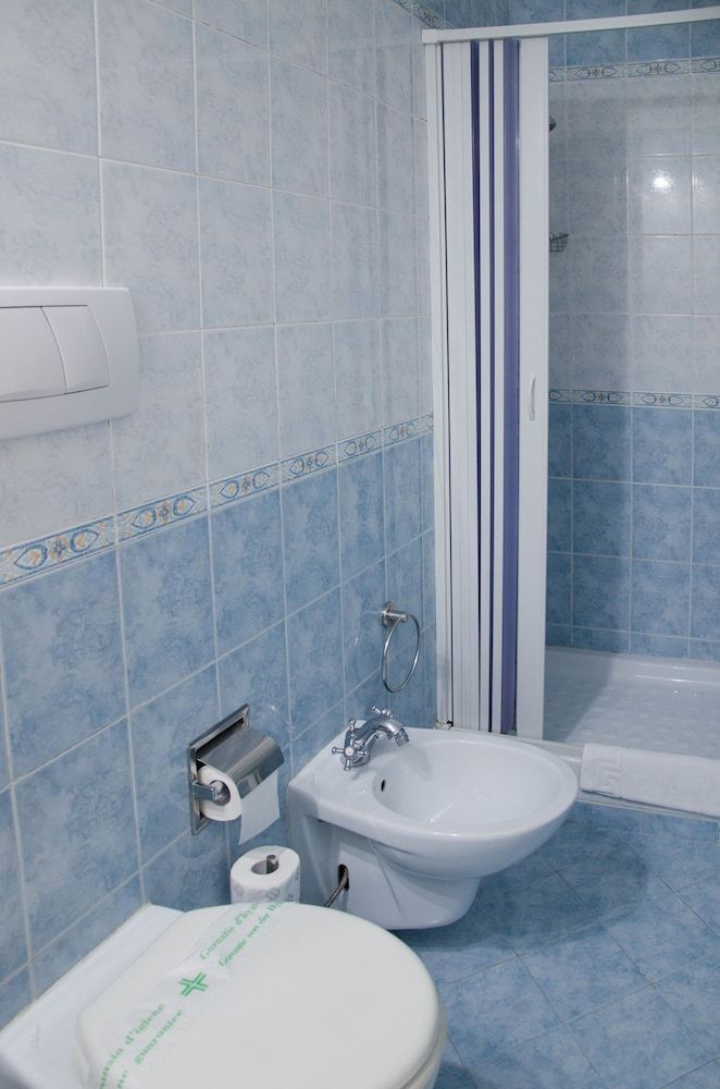 Annette Double Room, Private Bathroom 13