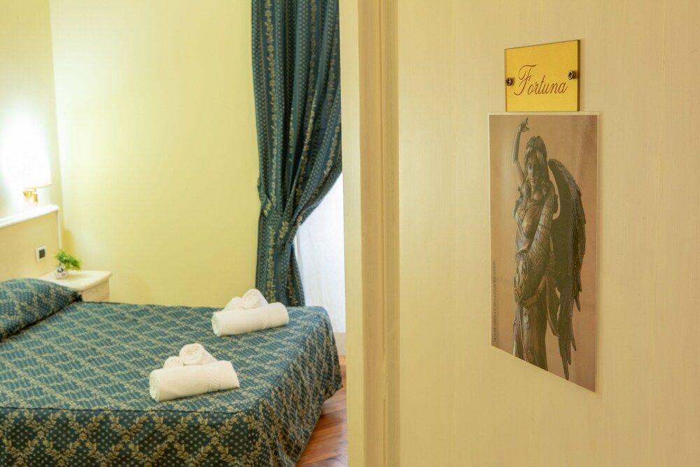 Annette Double Room (extra bed - external private bathroom) 3