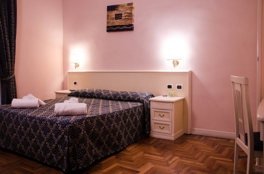 Annette Double Room, Private Bathroom 9