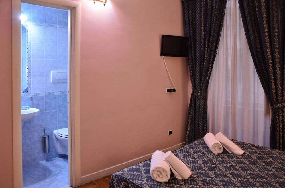 Annette Double Room, Private Bathroom 11