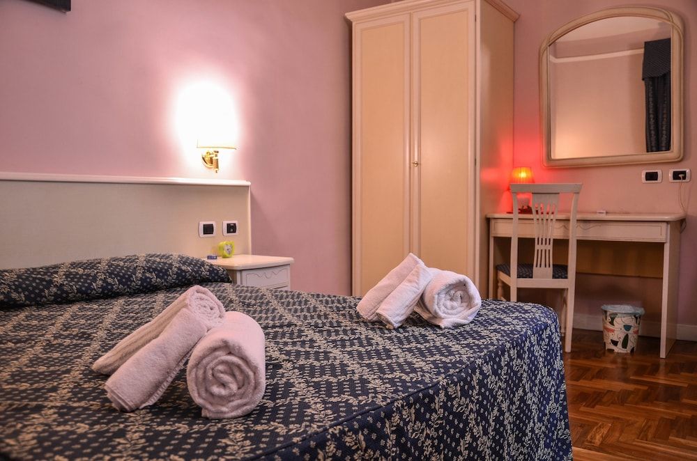 Annette Double Room, Private Bathroom 10