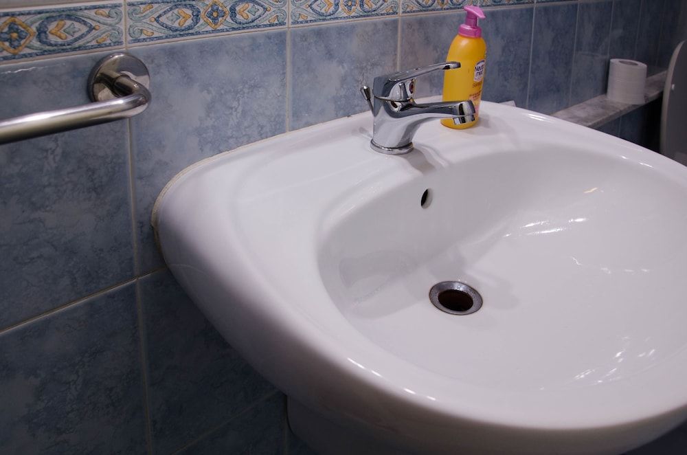 Annette Double Room (extra bed - external private bathroom) 16