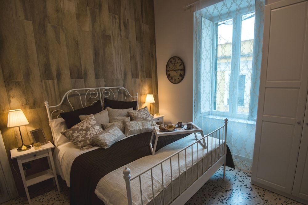 undefined Elegant B&B Il Vicolo storico 2