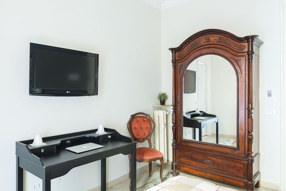 Guest House Calamatta Double or Twin Room 8