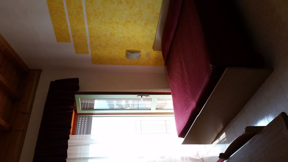 Hotel Augusta Garni Standard Double or Twin Room, Balcony, Lake View 9