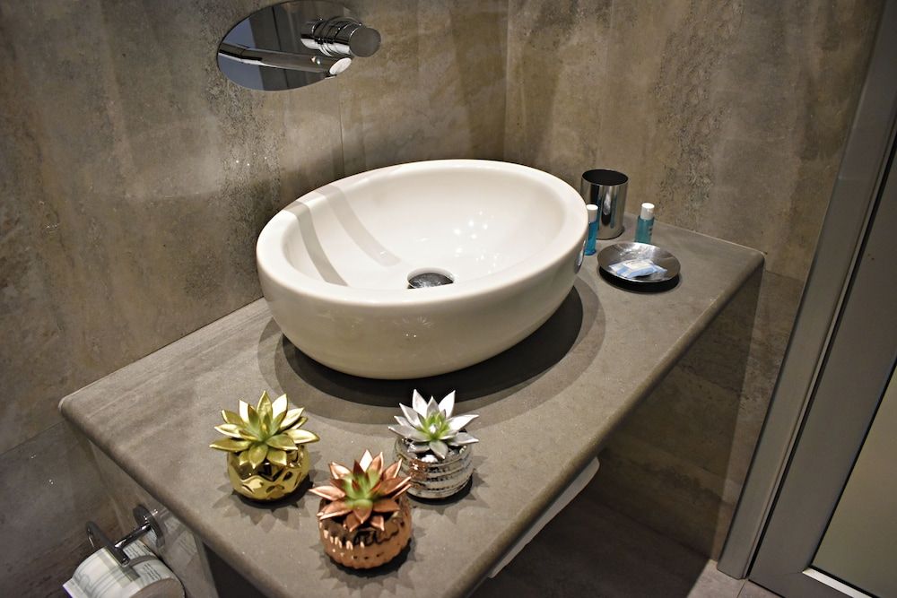 The Roman Empire Guesthouse Deluxe Room 8