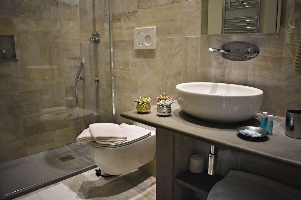 The Roman Empire Guesthouse Deluxe Room 7