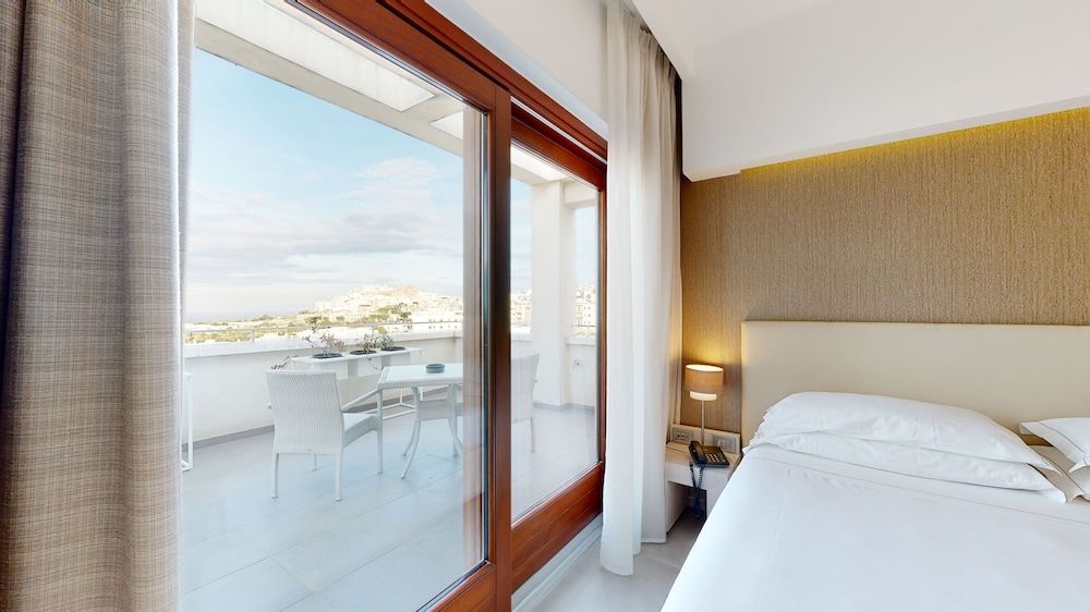 Hotel Monte Sarago Junior Suite, Terrace, City View 3