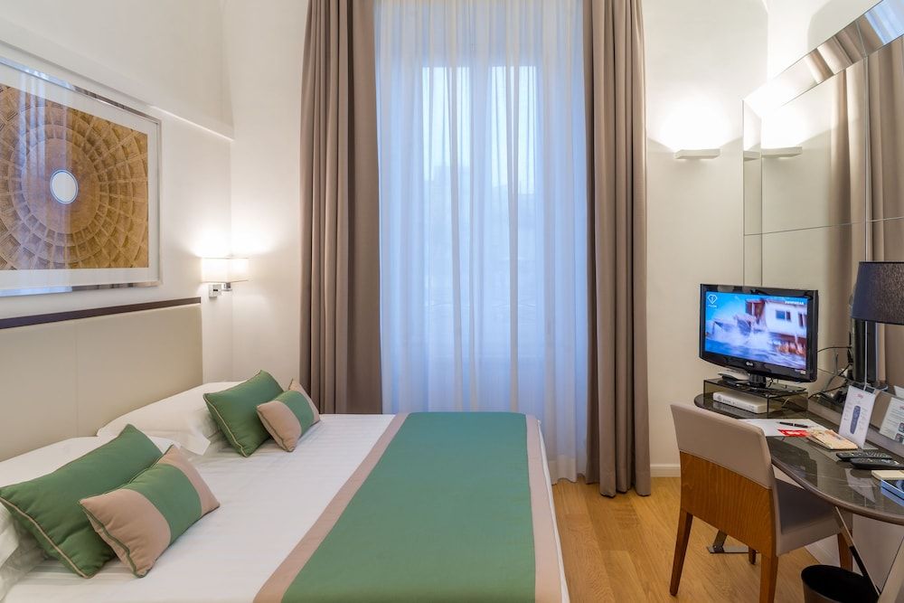 undefined Les Diamants Spanish Steps Suite 8