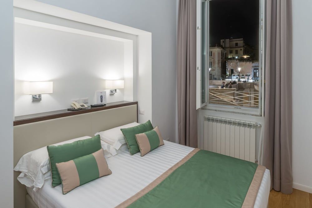 undefined Les Diamants Spanish Steps Suite 4