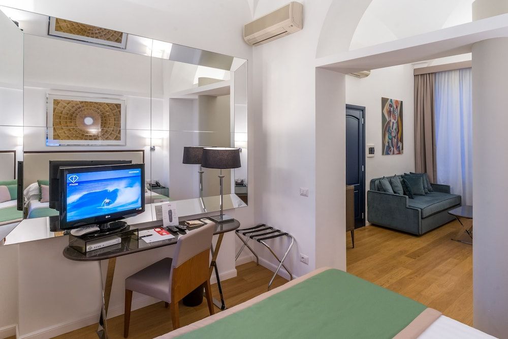 undefined Les Diamants Spanish Steps Suite 7
