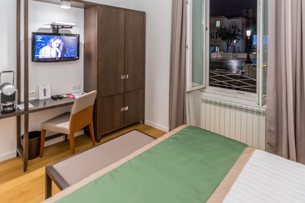 undefined Les Diamants Spanish Steps Suite 3