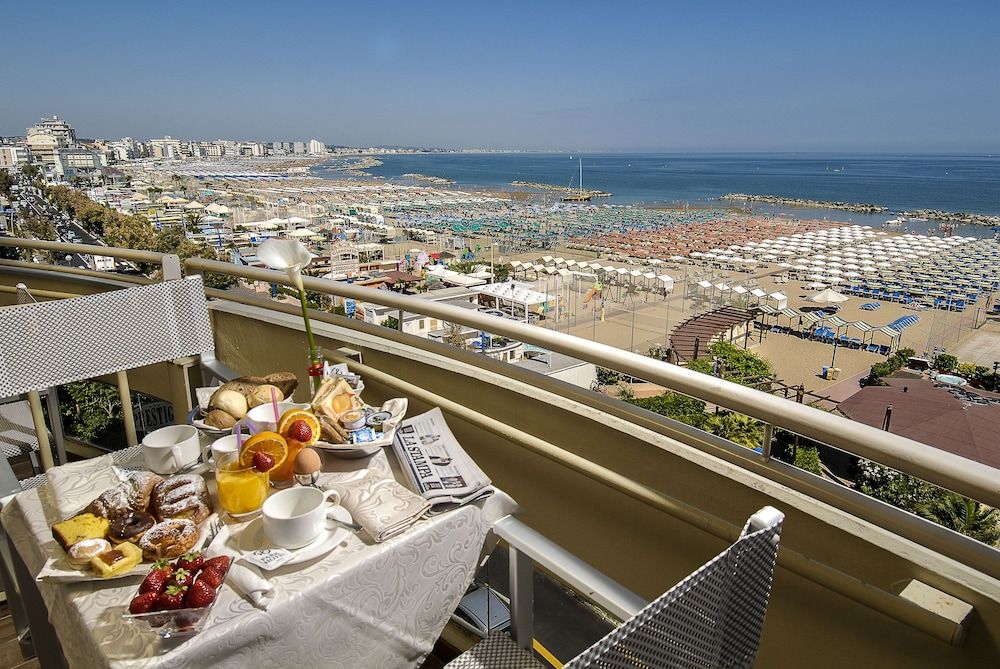 Park Hotel Double or Twin Room with Balcony and Sea View 4