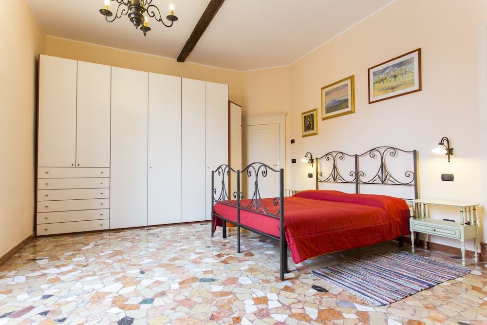 undefined Appartamento Via Petroni 6