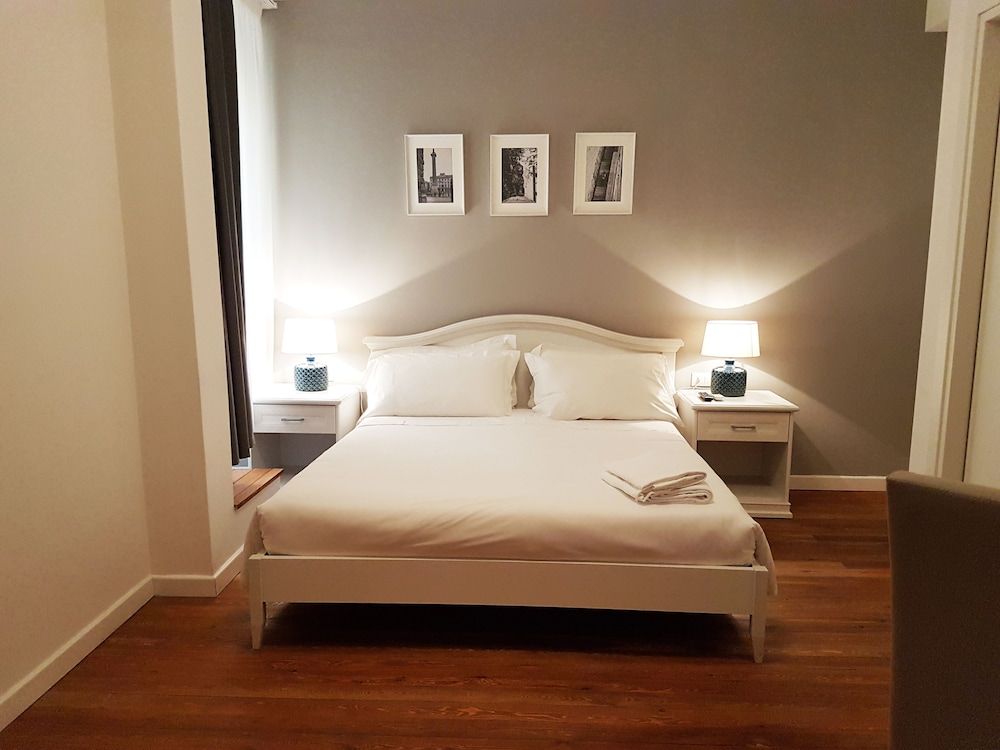 MORE Cola di Rienzo B&B Premium Double Room, Ensuite, City View (Camera Matrimoniale) 5