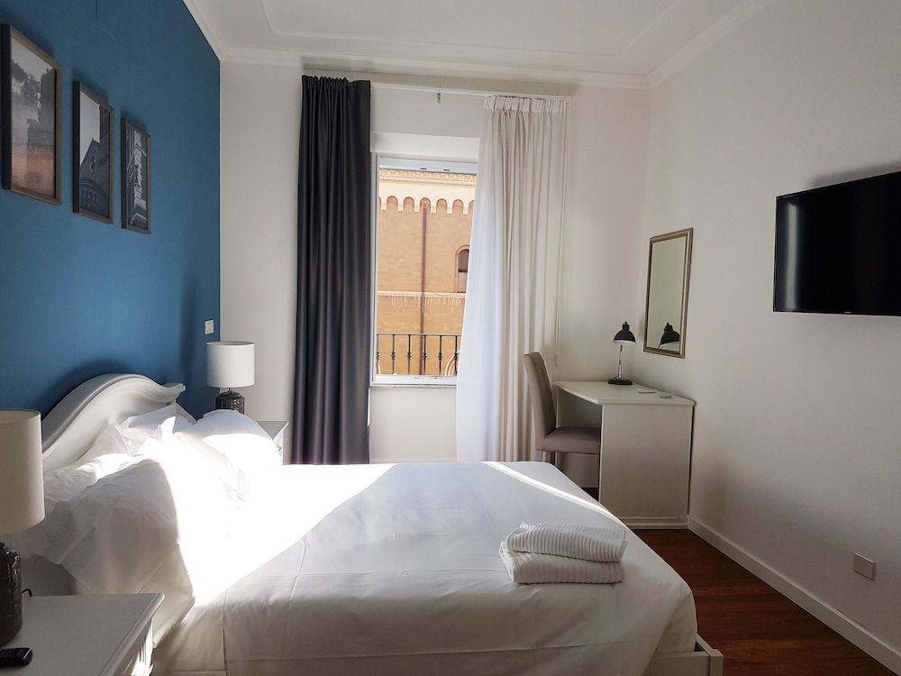 MORE Cola di Rienzo B&B Premium Double Room, Ensuite, City View (Camera Matrimoniale)