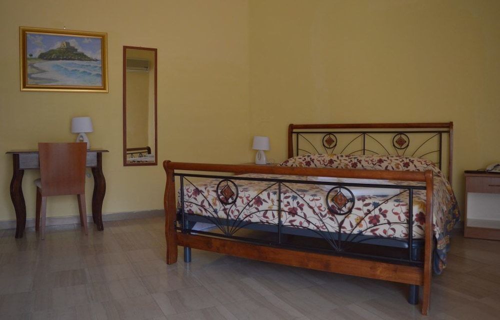 B&B Scalea Rooms Quadruple Room 11