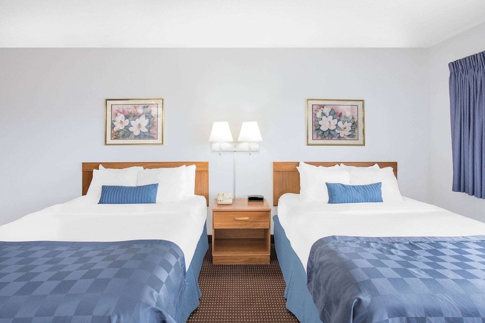 Premium Room, 2 Queen Beds, Hot Tub (2nd Floor)