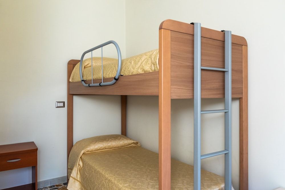 B&B La Mortella Classic Quadruple Room, 1 Bedroom, Ensuite 4