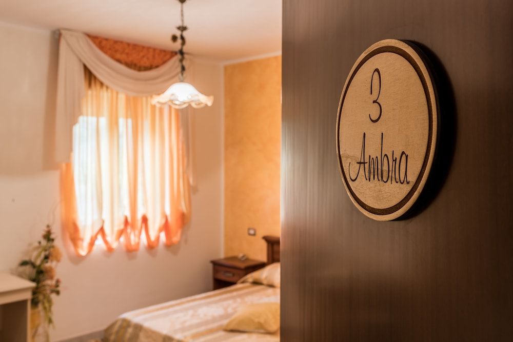 B&B La Mortella Classic Quadruple Room, 1 Bedroom, Ensuite 2