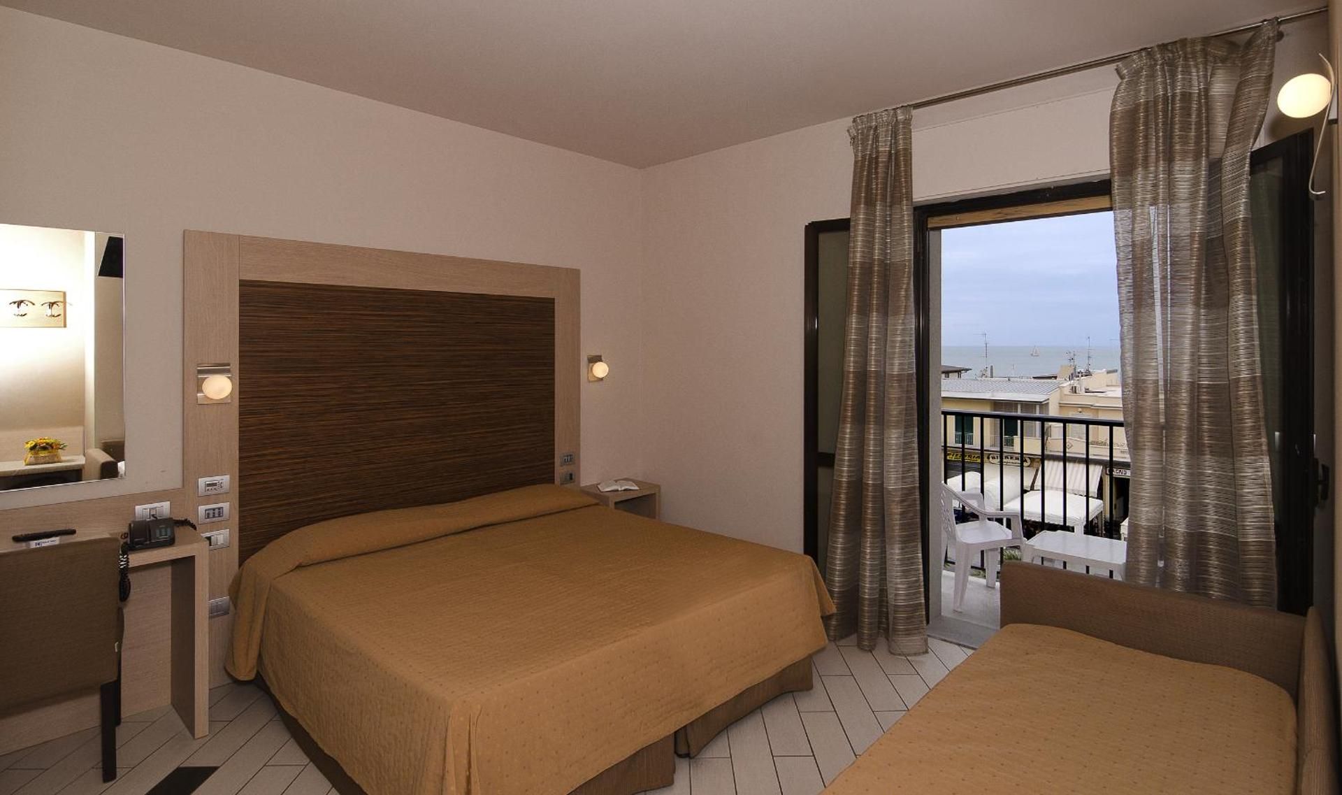 Triple Room with Sea View