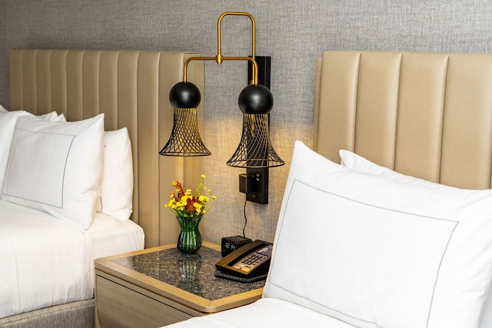 Deluxe Room, 2 Queen Beds, Accessible, Bathtub (Mobility & Hearing)