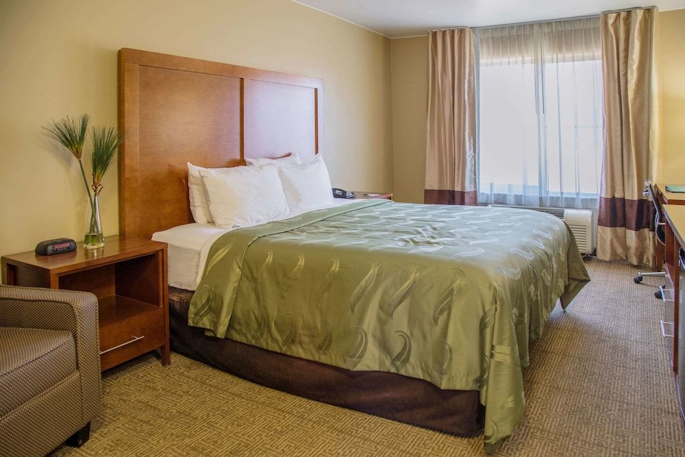 Standard Room, 1 King Bed, Non Smoking
